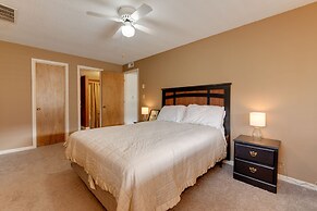 Mountain-view Maggie Valley House w/ Spacious Deck