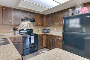 Mountain-view Maggie Valley House w/ Spacious Deck