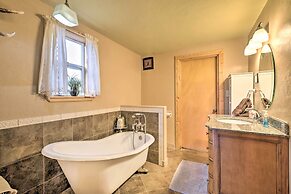 Spacious Mountain Home, 10 Mi to Angel Fire Resort