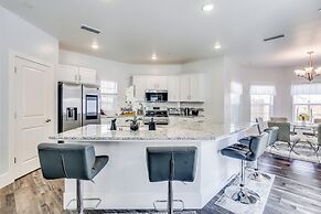 Fresno Home w/ Grill - 9 Mi to Downtown