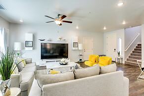 Fresno Home w/ Grill - 9 Mi to Downtown