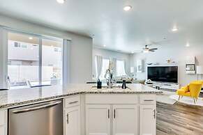 Fresno Home w/ Grill - 9 Mi to Downtown