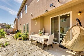 Fresno Home w/ Grill - 9 Mi to Downtown