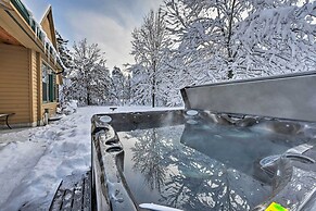 Nekoosa Golf Course Retreat w/ Hot Tub!