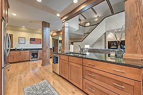 Nekoosa Golf Course Retreat w/ Hot Tub!