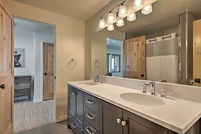 Luxe Mountain Cabin w/ Spa, 6 Mi to Park City!