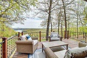 Mountain Home Vacation Rental w/ Lake View!