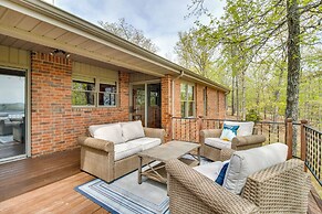 Lake-view Retreat w/ Fire Pit in Mountain Home!