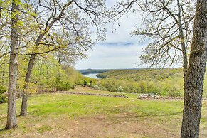 Lake-view Retreat w/ Fire Pit in Mountain Home!