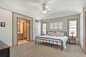 Lake-view Retreat w/ Fire Pit in Mountain Home!