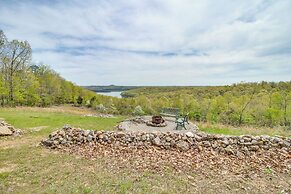 Lake-view Retreat w/ Fire Pit in Mountain Home!