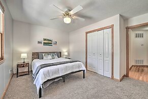 Lake-view Retreat w/ Fire Pit in Mountain Home!