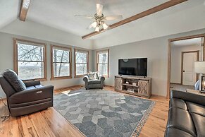 Lake-view Retreat w/ Fire Pit in Mountain Home!