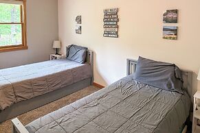 Lake-view Retreat w/ Fire Pit in Mountain Home!