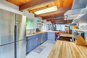 Coastal Cabin w/ Puget Sound & Rainier Views!