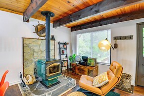 Coastal Cabin w/ Puget Sound & Rainier Views!