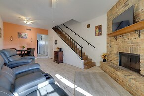 Canyon Lake Townhome w/ Balcony, Deck & Yard!