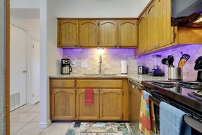 Canyon Lake Townhome w/ Balcony, Deck & Yard!