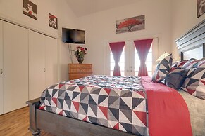 Canyon Lake Townhome w/ Balcony, Deck & Yard!