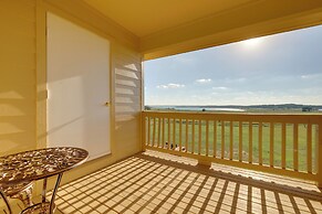 Canyon Lake Townhome w/ Balcony, Deck & Yard!