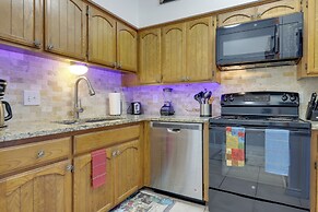 Canyon Lake Townhome w/ Balcony, Deck & Yard!