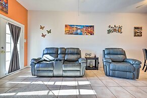 Canyon Lake Townhome w/ Balcony, Deck & Yard!