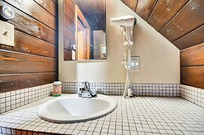 Inviting Mt Hood Cabin w/ Porch: 1 Mi to Skibowl!