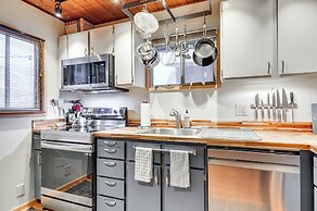 Inviting Mt Hood Cabin w/ Porch: 1 Mi to Skibowl!