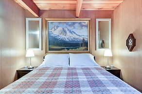 Inviting Mt Hood Cabin w/ Porch: 1 Mi to Skibowl!