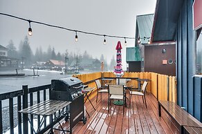 Inviting Mt Hood Cabin w/ Porch: 1 Mi to Skibowl!