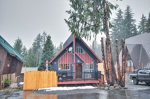 Inviting Mt Hood Cabin w/ Porch: 1 Mi to Skibowl!