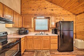 Studio w/ Deck: Near Thorncrown Chapel & Lakes