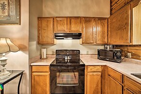 Studio w/ Deck: Near Thorncrown Chapel & Lakes