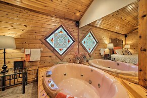 Studio w/ Deck: Near Thorncrown Chapel & Lakes