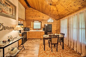Studio w/ Deck: Near Thorncrown Chapel & Lakes
