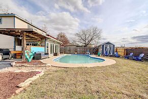 Family Home w/ Sunroom & Fire Pit!