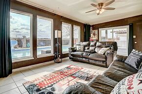 Family Home w/ Sunroom & Fire Pit!