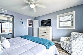 Walk to Beaches: North Myrtle Beach Condo!