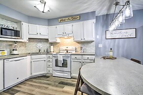 Walk to Beaches: North Myrtle Beach Condo!