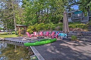 Northern Michigan Lake House w/ Boat Dock + Kayaks