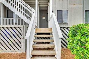 Harbor Island Condo w/ Pool Access: Walk to Beach!