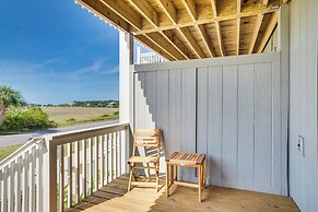 Harbor Island Condo w/ Pool Access: Walk to Beach!