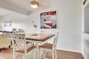 Harbor Island Condo w/ Pool Access: Walk to Beach!