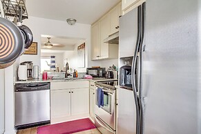 Harbor Island Condo w/ Pool Access: Walk to Beach!