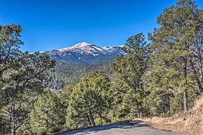 Mountains Majesty Cabin w/ Hot Tub & Mtn Views!