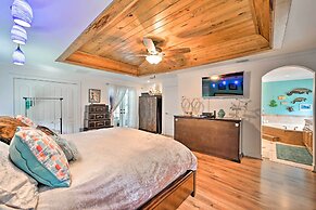 1 Mi to Dtwn: Sun-soaked Cape Coral Getaway!