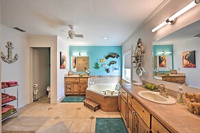 1 Mi to Dtwn: Sun-soaked Cape Coral Getaway!