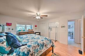 1 Mi to Dtwn: Sun-soaked Cape Coral Getaway!