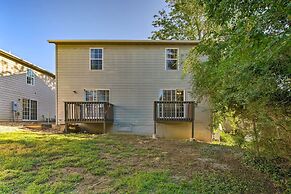 Cheerful Townhouse - Walk to Table Rock Lake!