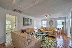 Bright Carolina Beach Cottage w/ Yard & Grill